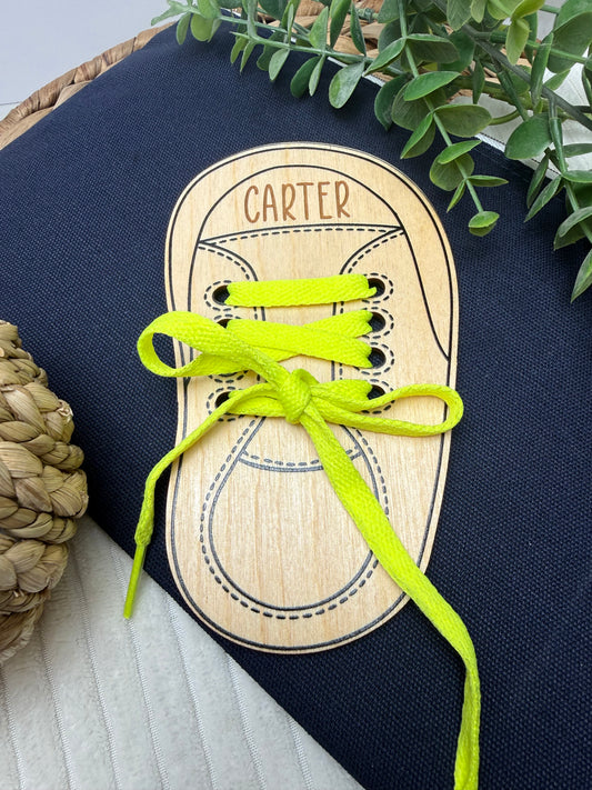 Tie it! Shoelace Trainer